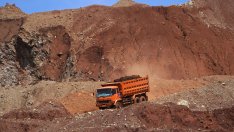 Екологичен парадокс: Индонезия жертва околната среда, за да подкрепи електромобилите