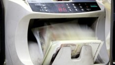 Кредитирането спада и през 2015 г.