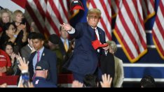 Тръмп сезира Върховния съд за иззетите от имението му документи