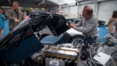 Jaguar Land Rover предлага работа на освободени инженери от технологични компании