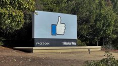 Бутонът "Харесва ми" коства на Facebook 90 млн. долара