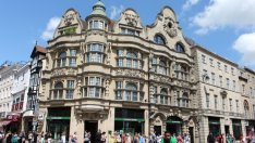 Продажбите на луксозните имоти в централен Лондон продължават да спадат