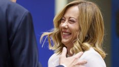 Френският политически хаос поставя на фокус фискалното мръсно бельо на Италия