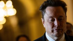 Grok е рискован експеримент за Илон Мъск при модерирането на съдържание с AI