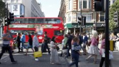 В очакване на икономическа несигурност британците трупат спестявания