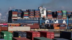 Френските пристанища се задъхват под двойния удар на пандемията и стачките