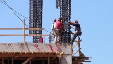 Строителството в България се свива, но с по-бавни темпове