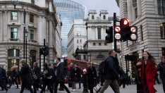 Все повече британци са изправени пред риск да загубят работата си