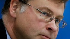 ЕК: Твърд Brexit ще засегне ликвидността на финансовите пазари