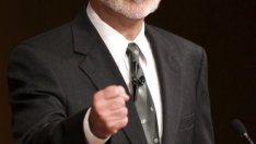 Бернанке обвини Китай, че спъва глобалното възстановяване чрез евтиния юан