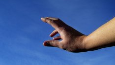 Протест пред здравното министерство заради пръстовия идентификатор