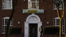 Безработицата във Великобритания е на най-ниското си ниво от 2005 г.