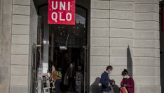Международните пазари подсилиха продажбите на собственика на Uniqlo