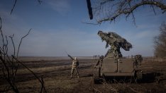 Съюзниците от НАТО изключват изпращането на сухопътни войски в Украйна