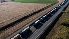 Около 3000 ТИР-а са блокирани на украинската граница заради протест на полски шофьори