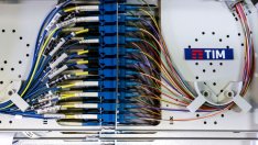 Италианското правителство обмисля подкрепено от държавата поглъщане на Telecom Italia