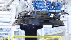 Може ли отбраната да спаси болната автомобилна индустрия на Европа?