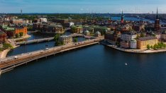 Двата основни политически блока в Швеция са с близки резултати след вота