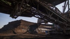 Полша ще слива своите енергийни компании в две големи групи