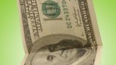 Анализатор: До края на годината е възможно доларът да поскъпне с 10%