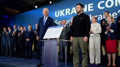 Зеленски ще представи на Байдън план за спирането на руската инвазия