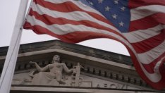 Вашингтон е затаил дъх в очакване на доклада от разследването на Мълър