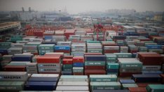 Търговският дефицит на САЩ с Китай се сви до близо 3-годишно дъно