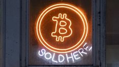 Банковата криза изпрати цената на биткойна на нива, невиждани от юни