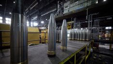 САЩ замразяват военната помощ за Украйна