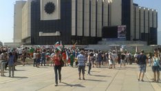 Протестът срещу правителството се пренесе при европейските социалисти