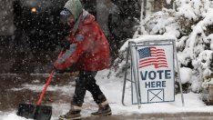 Демократите в САЩ запазват контрола си над Сената