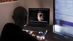 Те знаят за какво си мислите, докато набирате текста