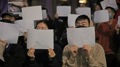 Китайските потребители играят на котка и мишка с държавната цензура в протестите