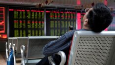 Китайските валутни резерви спадат до 14-месечно дъно