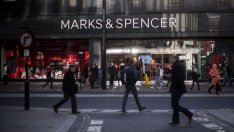 Marks & Spencer продава магазините си в Хонконг и Макао