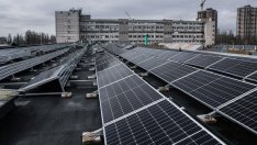Войната в Иран връща търсенето на покривни солари в Европа