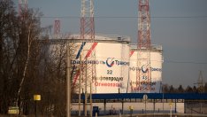 Новият икономически шок за Русия: разпродажба на петрола на смешни цени 