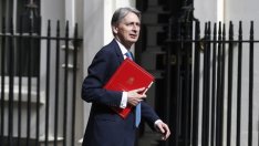 Великобритания повиши прогнозите за икономиката си преди Brexit