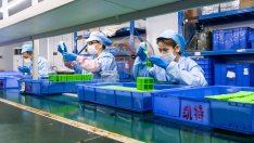 Невидимата безработица: как митата намаляват доходите и работата в Китай