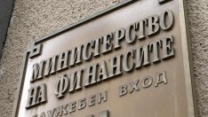 Кабинетът осигурява 2,5 млн. евро за превоз на ученици заради високите цени на горивата