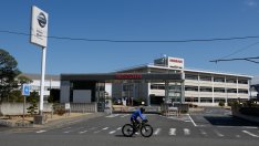 Nissan ще затвори един от основните си японски заводи като част от преструктурирането си