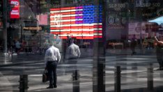 Световните пазари изпратиха най-добрия си месец от три години