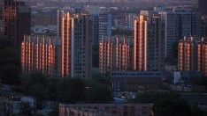 Китай смекчава ограниченията за градско жителство в опит да подкрепи икономиката