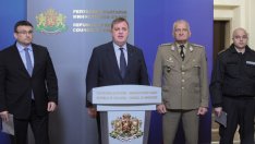 Каракачанов: Възможността за раздвижване на мигрантските маси не е отпаднала