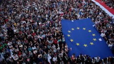 Опозицията в Полша алармира за Polexit в навечерието на европейските изборите