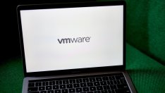 Трима висши мениджъри напускат VMware