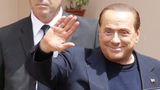 Берлускони води преговори за продажбата на дял от АК Милан