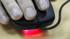 Евтините смартфони в Индия доведоха до криза с електронните отпадъци