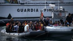 Мигрантите от Африка се превръщат в растящ проблем за Италия