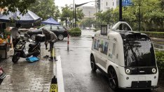 Baidu разработва технология за автономни коли, която е с „едно поколение“ пред Tesla